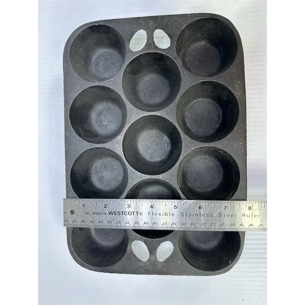 Vintage Cast Iron 11 Cup Popover Muffin Pan Rustic Skillet Stamped 2  On Bottom